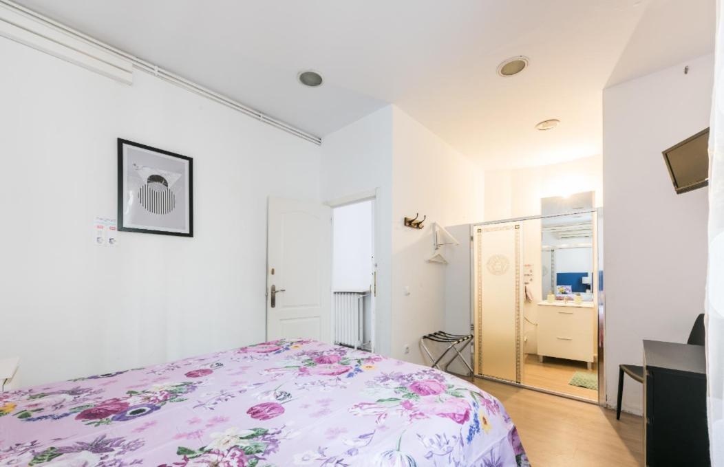 M&F 7 Rooms/7 Bathrooms Over Gran Via มาดริด ภายนอก รูปภาพ