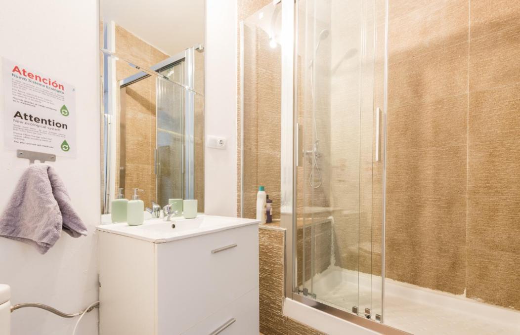 M&F 7 Rooms/7 Bathrooms Over Gran Via มาดริด ภายนอก รูปภาพ
