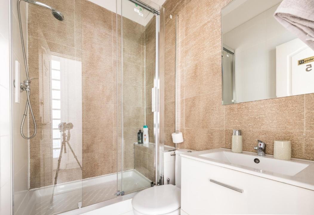 M&F 7 Rooms/7 Bathrooms Over Gran Via มาดริด ภายนอก รูปภาพ